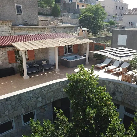 Apartment With A Parking Space Hvar - 15460